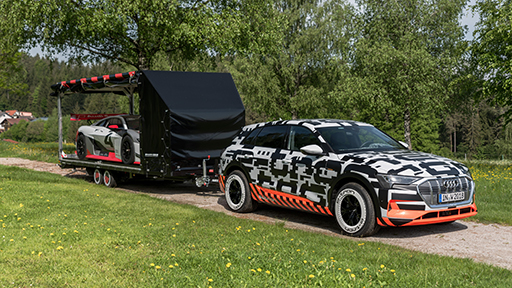 512_288_Audi-e-tron-prototype-tows-trailer-with-Audi-e-tron-Vision-Gran-Turismo-concept-car.jpg